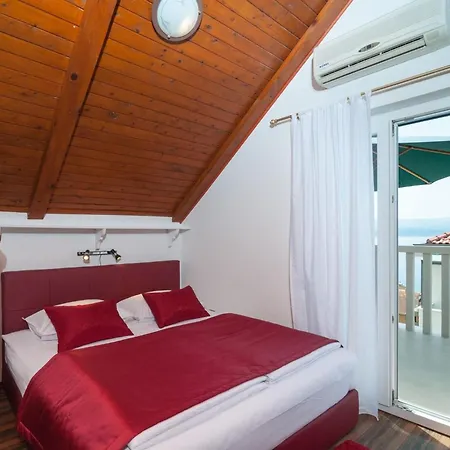 Gemuetliche In Mit Privatem Balkon By Interhome
